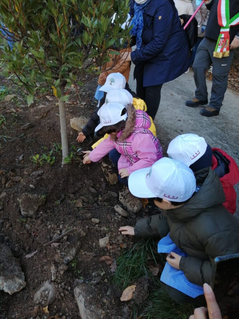 Alunni scuola Infanzia di Pigna in esterno