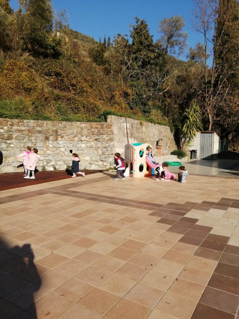 Alunni scuola Infanzia di Pigna in esterno